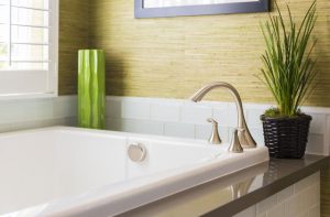 Badewanne putzen