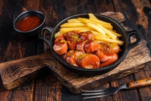 Currywurst Soße: Einfaches Rezept & Ideen zur Verfeinerung Currywurst