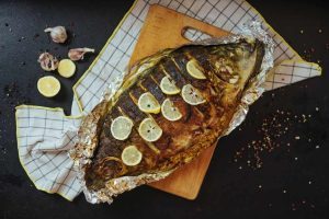 Fisch in Alufolie grillen
