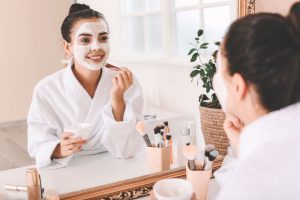 Gesichtsmaske gegen Pickel selber machen – Rezepte & Tipps gegen unreine Haut Gesichtsmaske gegen Pickel