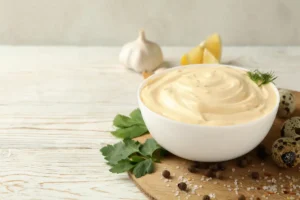 Mayonnaise selber machen – Rezepte mit Ei, ohne Ei und vegan