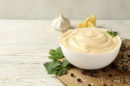 Mayonnaise selber machen – Rezepte mit Ei, ohne Ei und vegan Mayonnaise selber machen – Rezepte mit Ei, ohne Ei und vegan