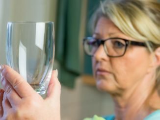 Milchige Gläser - Ursache & Tipps für strahlenden Glanz