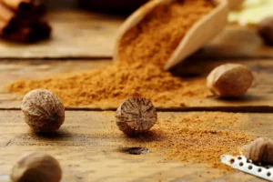 Muskatnuss – Herkunft, Heilwirkung & Rezepte mit dem kräftigen Gewürz Muskatnuss