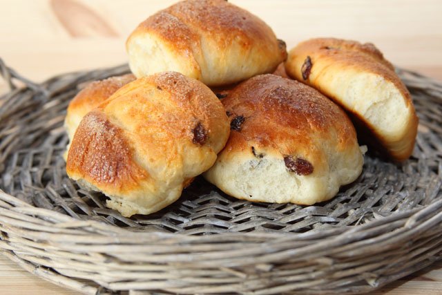 Rosinenbrötchen Rezept