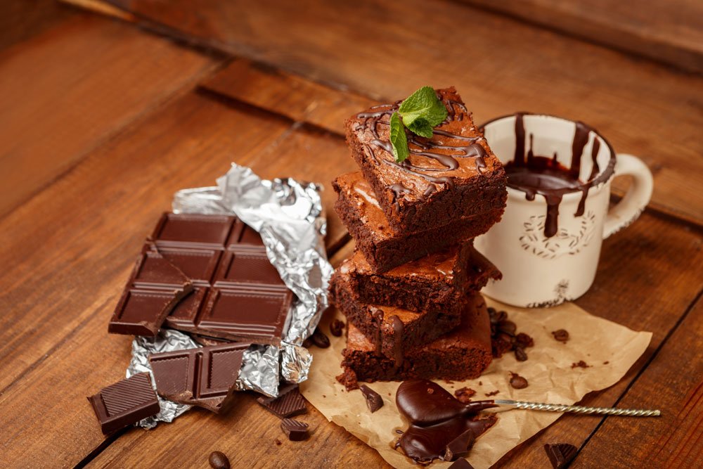 Das Grundrezept für vegane Brownies ist ganz einfach Vegane Brownies mit dunkler Schokolade